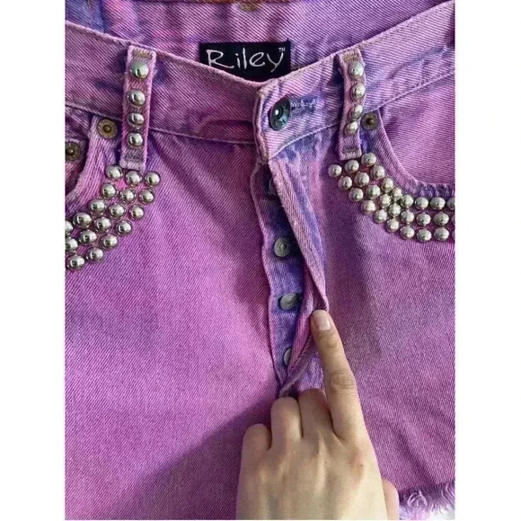 Levi’s riley pink studded cutout denim shorts Barbie core medium - Picture 2 of 5